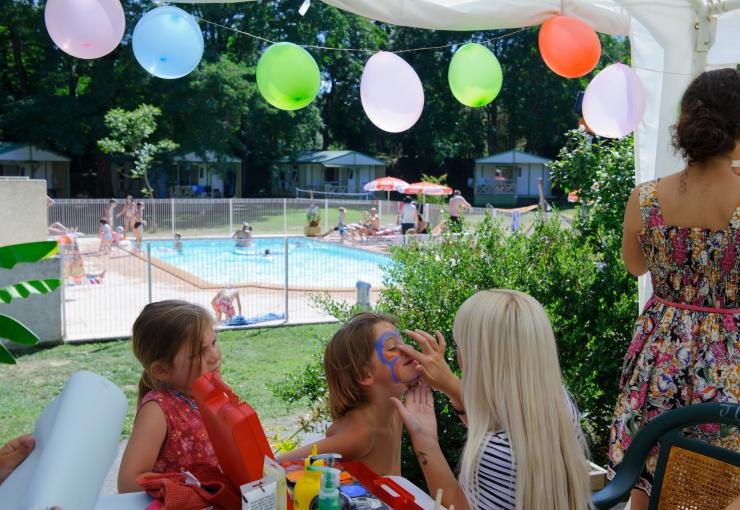 kid's club in camping l'apamée