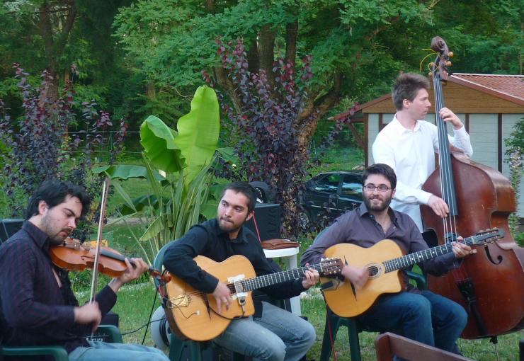 concert at camping l'apamée 