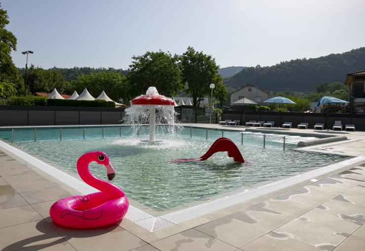 piscine du camping du lac à Foix