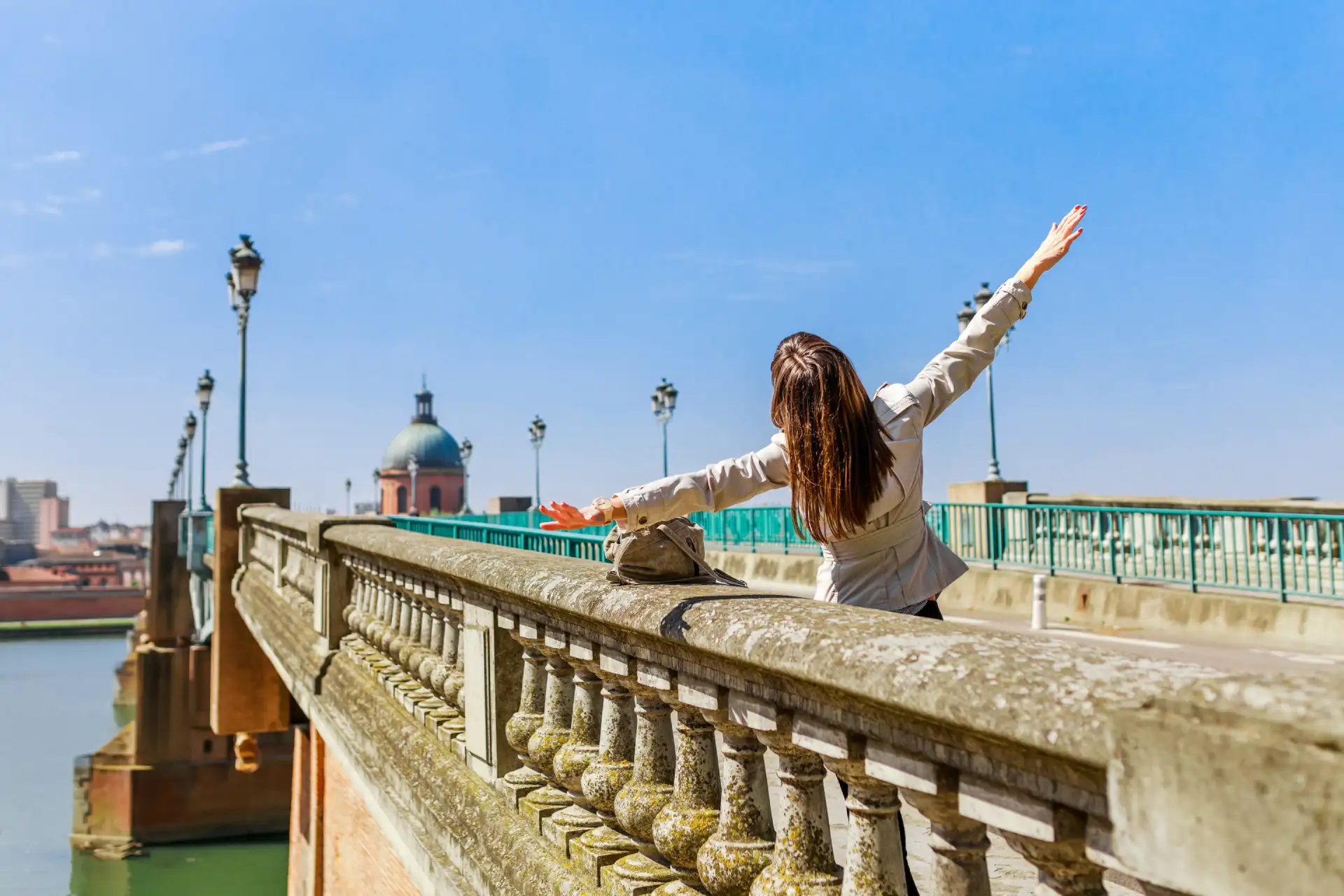 El Pont Neuf, emblema de la Ciudad Rosa, domina el río Garona.